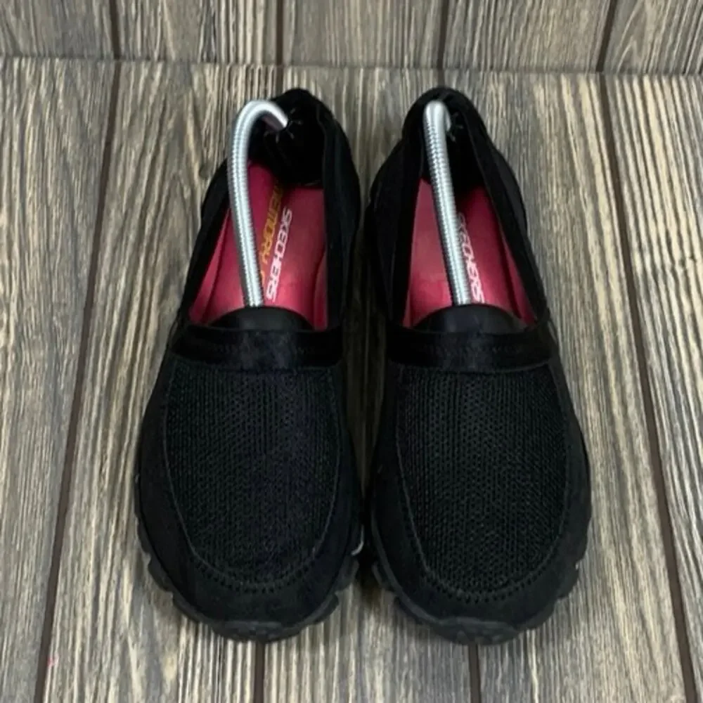 Skechers Women Lightweight Comfort‎ Shoes Flats Slip On Black Sz 7 Memory Foam